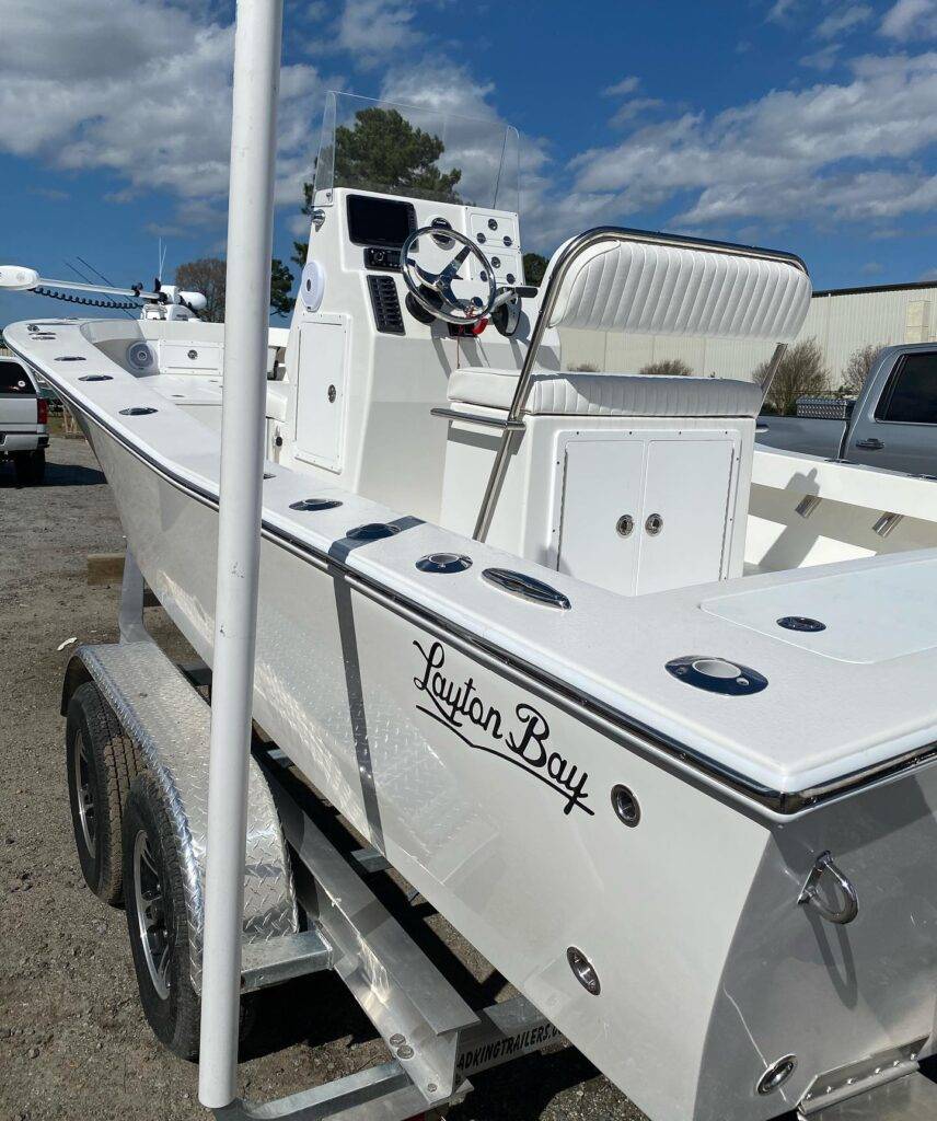 2021 Layton Bay with 200hp Evinrude